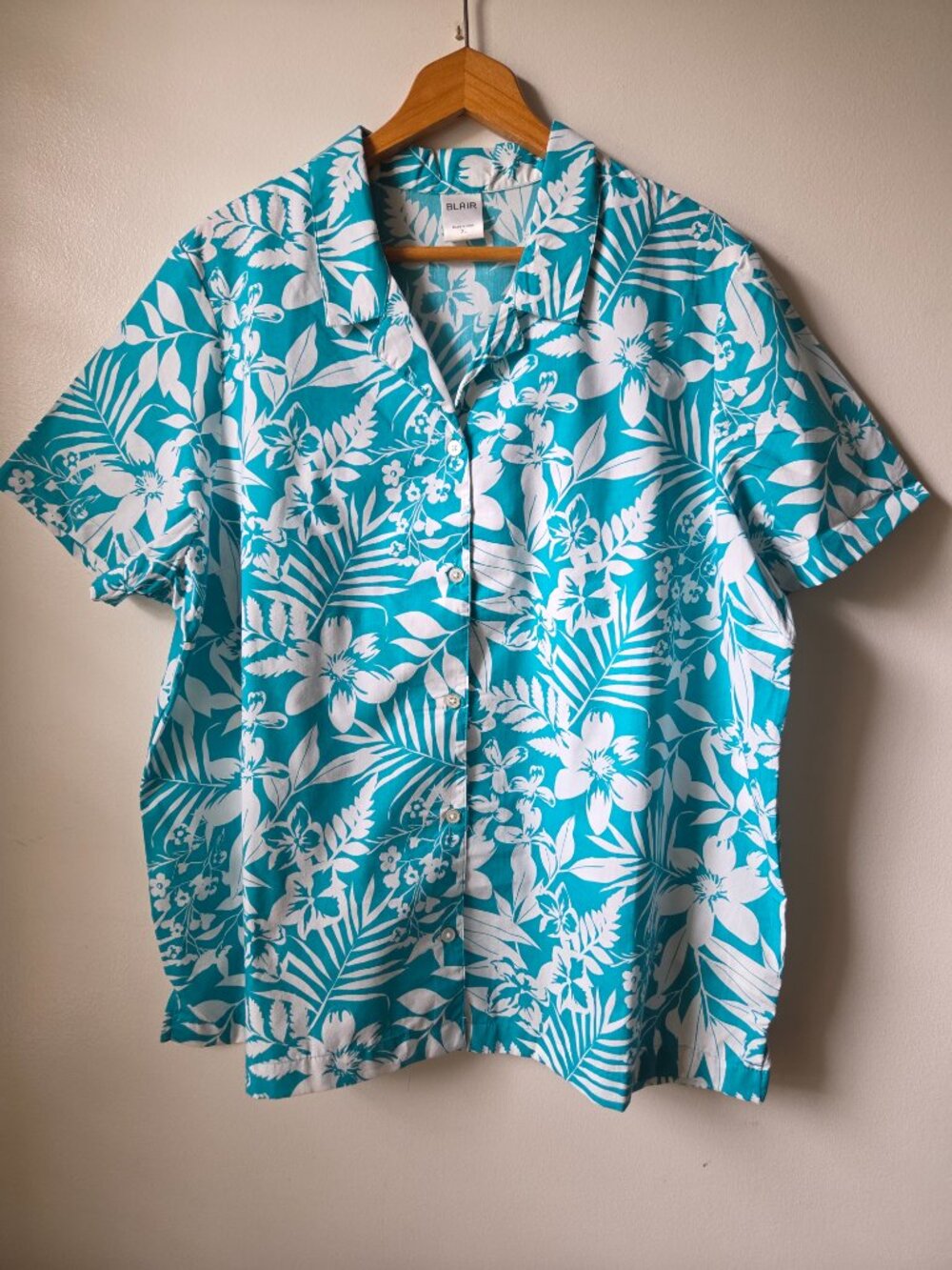EUC BLAIR FLORAL TROPICAL BUTTON DOWN SHIRT SIZE XL